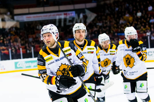 Skellefteås Oscar Möller jublar