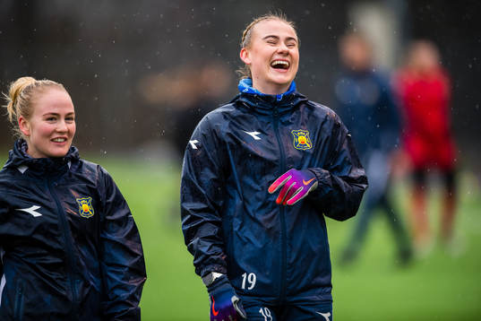 Julia Charlotte Tveter Arnesen and Frida Dybvig Haugen of