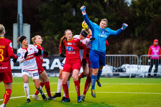 Maria Dybwad Brochmann of Sandviken scores the 2-2 goal
