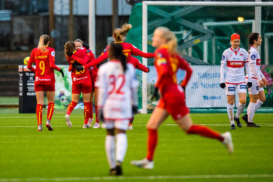 Vilde Anett Fjelldal of Røa celebrates