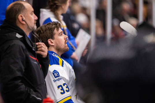 Leksands målvakt Axel Brage deppar