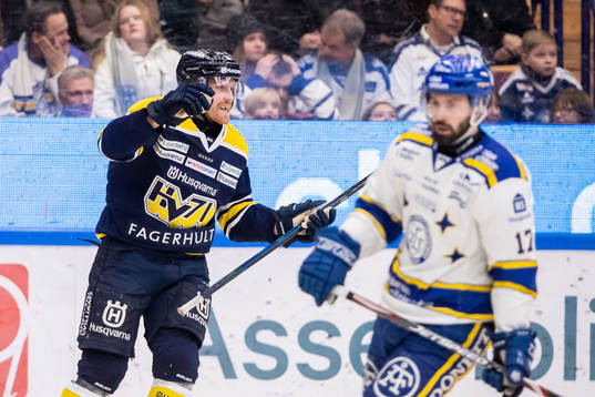 s Joakim Andersson jublar