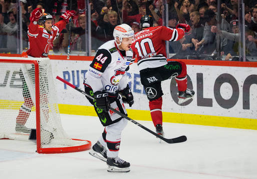 Malmö Redhawks Jesper Jensen Aabo deppar vid 2-0