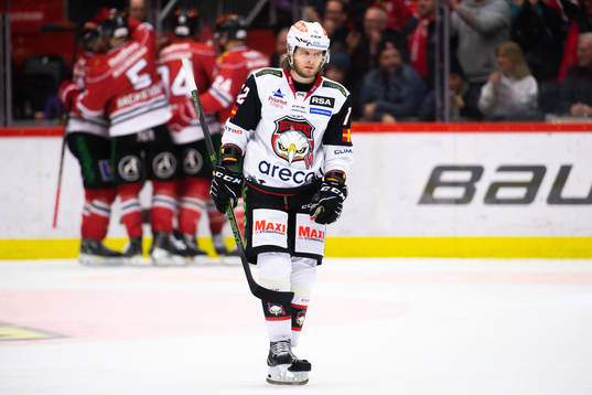 Malmö Redhawks Nicolai Meyer deppar