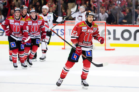 Örebros Sakari Salminen jublar