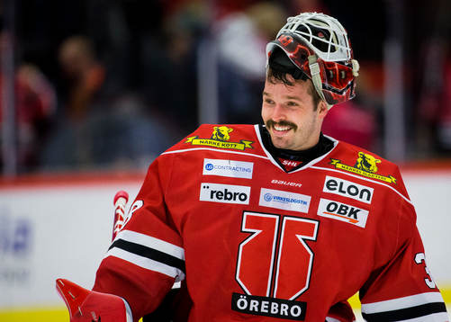 Örebros målvakt Dominik Furch är glad