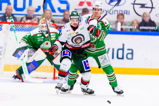 Frölundas Patrik Carlsson  och Rögles Erlend Lesund