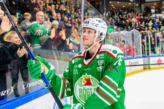 Rögles Dominik Bokk jublar