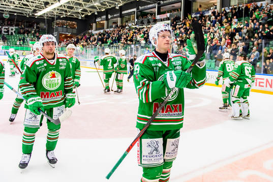 Rögles Anton Bengtsson jublar