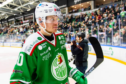 Rögles Hampus Gustafsson  jublar