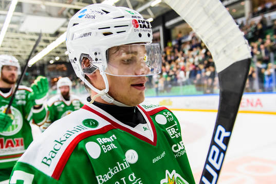 Rögles  Leon Bristedt jublar
