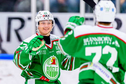 Rögles Samuel Jonsson jublar