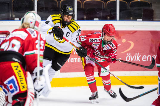Brynäs Erika Grahm och Modos Anna Andersson