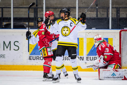 Brynäs Erika Grahm jublar