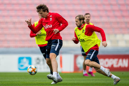 Sander Berge and Iver Fossum of Norway