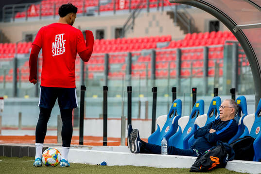 Joshua King and Lars Lagerbäck, head coach of Norway