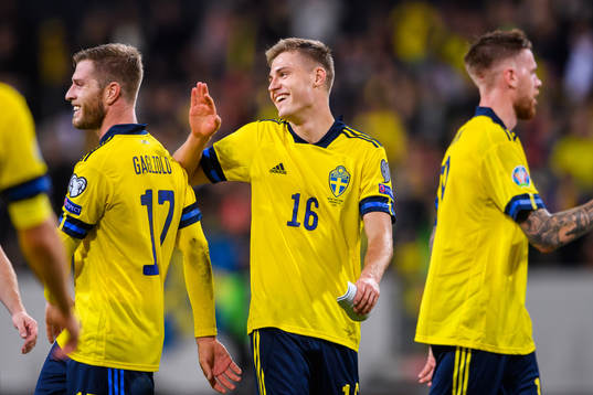Riccardo Gagliolo and Mattias Svanberg of Sweden celebrate