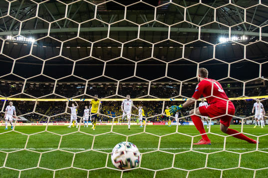 Mattias Svanberg of Sweden scores 2-0
