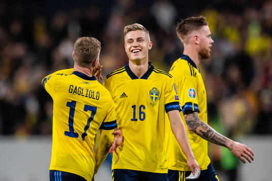 Mattias Svanberg and Riccardo Gagliolo celebrate