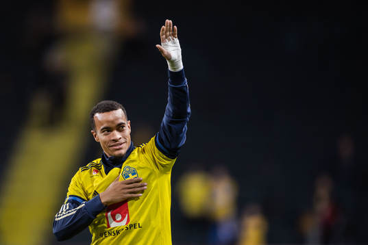 Robin Quaison of Sweden celebrates