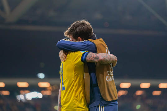 John Guidetti of Sweden celebrate with Victor Nilsson