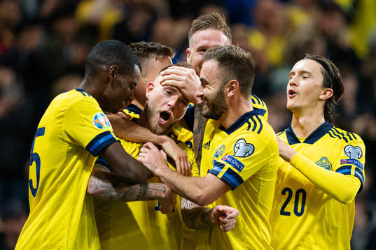 Bläddra bland fler bilder av Football, UEFA Euro Qualifier, Sweden - Faroe Islands