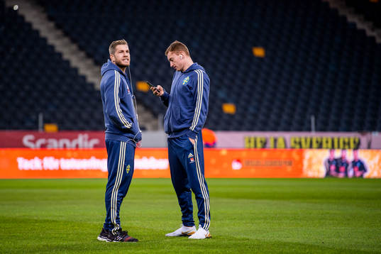 Riccardo Gagliolo and Dejan Kulusevski of Sweden