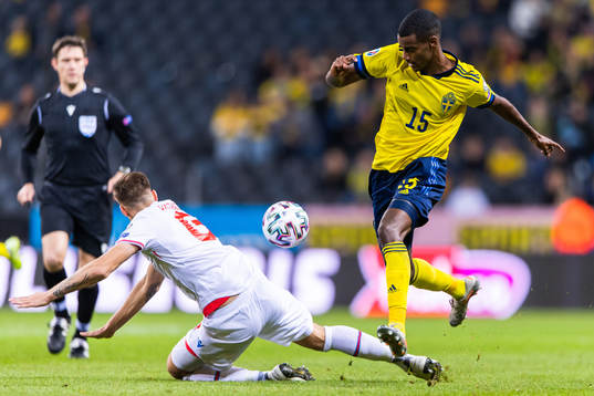 Heini Vatnsdal of Faroe Islands and Alexander Isak of
