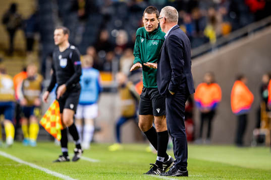 fourth official Rade Obrenovic and Janne Andersson, head