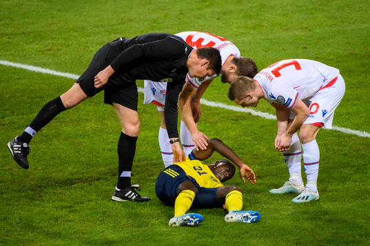 Ken Sema of Sweden in pain