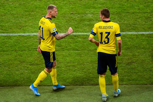 John Guidetti and Dejan Kulusevski of Sweden