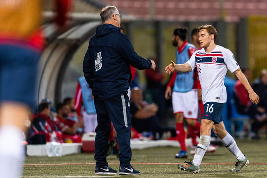 Lars Lagerbäck, head coach of Norway, and Jonas Svensson