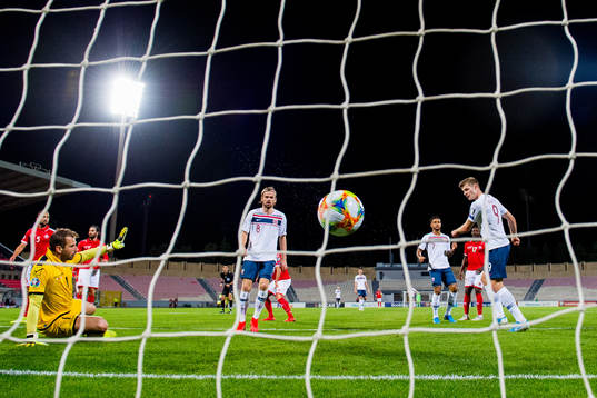 Alexander Sørloth of Norway scores the 1-2 goal behind