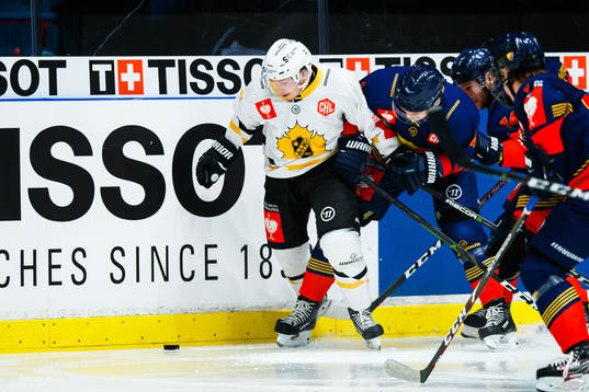 Marcus Högström of Djurgården and Jesper Frödén of