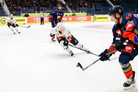 Jesper Frödén of Skellefteå and Linus Hultström of