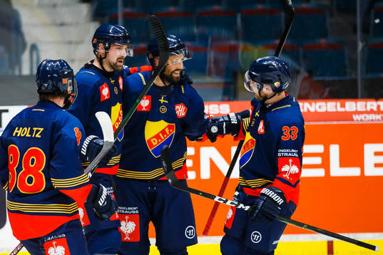 Dick Axelsson of Djurgården celebrates the 1-0 goal