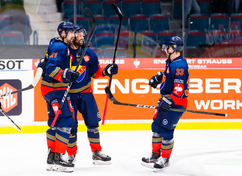 Dick Axelsson (c) scores 1-0 and celebrates with Patrik