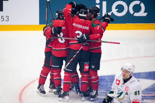 Viktor Ekbom of Frölunda celebrates scoring 1-0 with team