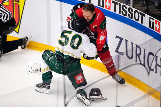 Mats Rosseli Olsen of Frölunda and Sebastian Erixon of