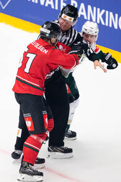 Mats Rosseli Olsen of Frölunda and Sebastian Erixon of
