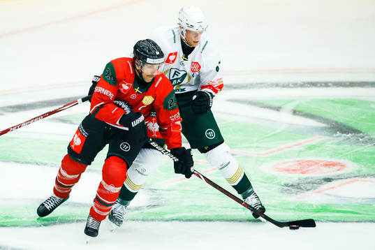 Joel Lundqvist Frölundas and Johan Ryno of Färjestad