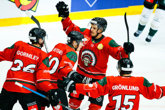 Joel Mustonen of Frölunda celebrates the 4-1 goal