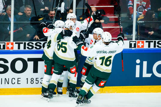 Gustav Rydahl of Färjestad celebrates the 4-2 goal