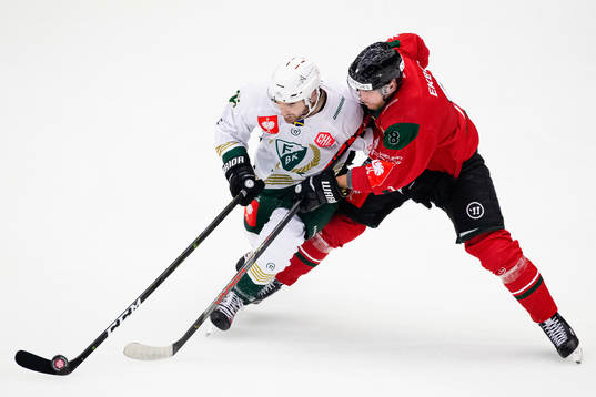 Martin Johansson of Färjestad and Viktor Ekbom of Frölunda