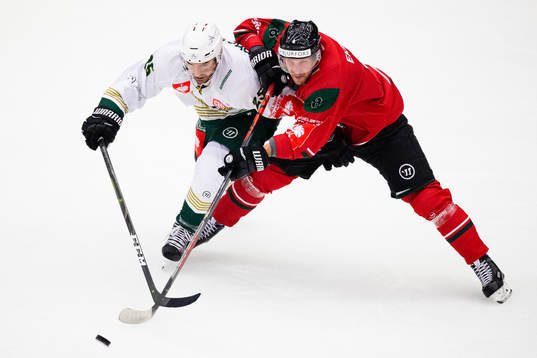 Martin Johansson of Färjestad and Viktor Ekbom of Frölunda