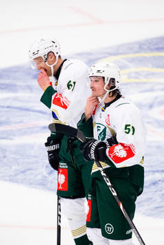 Johan Ryno and Linus Johansson look dejected
