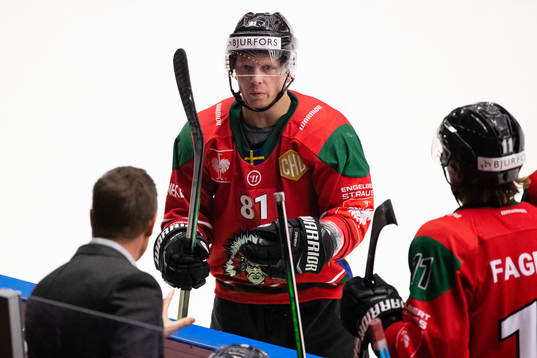 Head coach Roger Rönnberg of Frölunda and Ryan Lasch