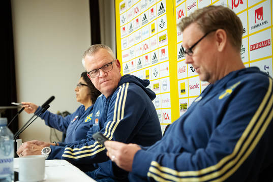 Head coach Janne Andersson and assistant coach Peter
