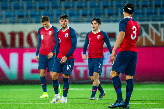 Aron Leonard Dønnum of Norway looks dejected