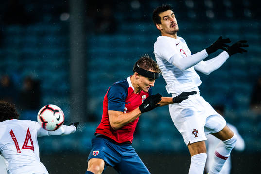 Leo Østigård of Norway and Diogo Leite of Portugal